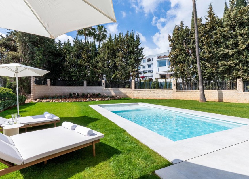 Resale - House - Detached Villa - Marbella - Nueva Andalucia