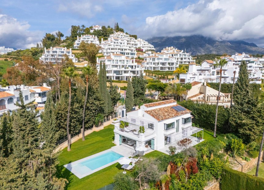 Resale - House - Detached Villa - Marbella - Nueva Andalucia