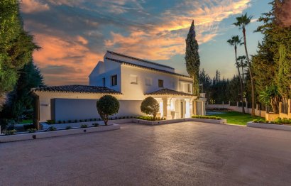 Resale - House - Detached Villa - Marbella - Nueva Andalucia