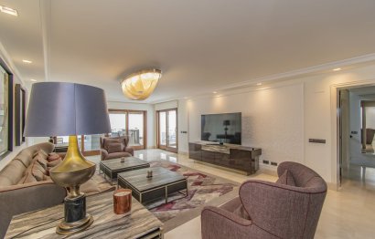 Resale - Apartment - Penthouse - Estepona - Estepona Centro