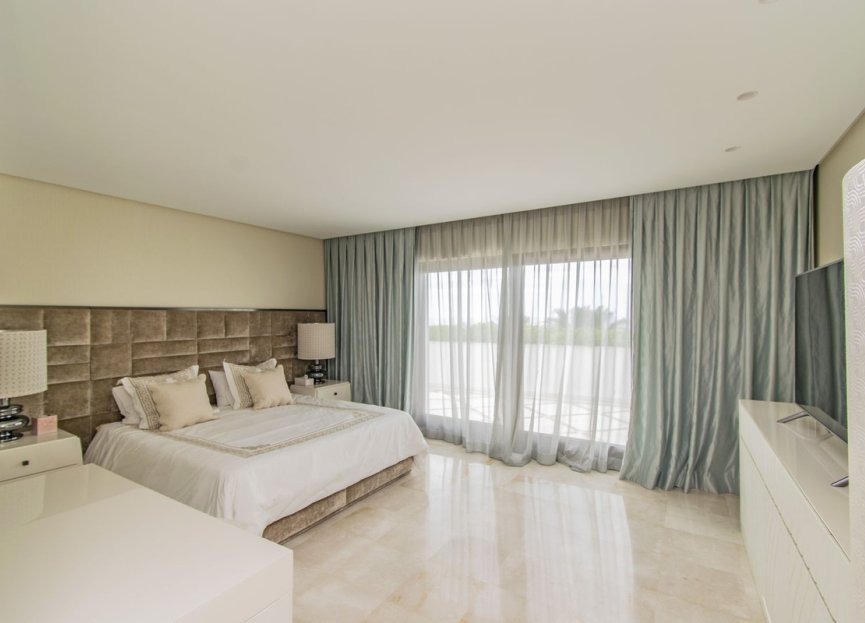 Resale - Apartment - Penthouse - Estepona - Estepona Centro