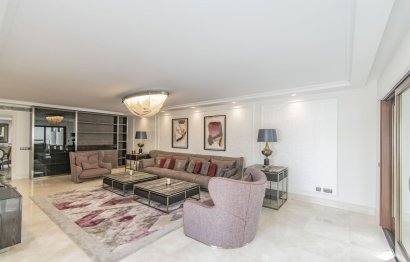 Resale - Apartment - Penthouse - Estepona - Estepona Centro