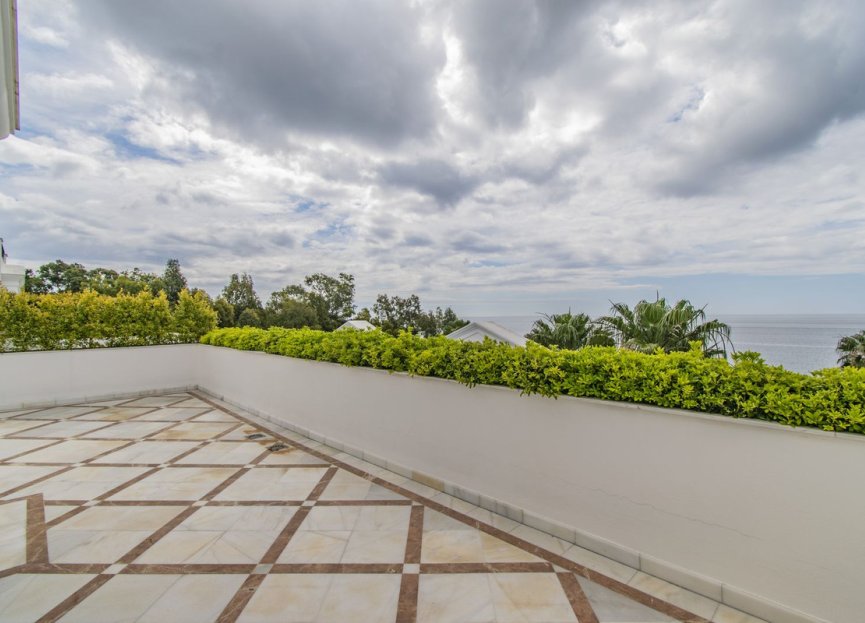 Resale - Apartment - Penthouse - Estepona - Estepona Centro