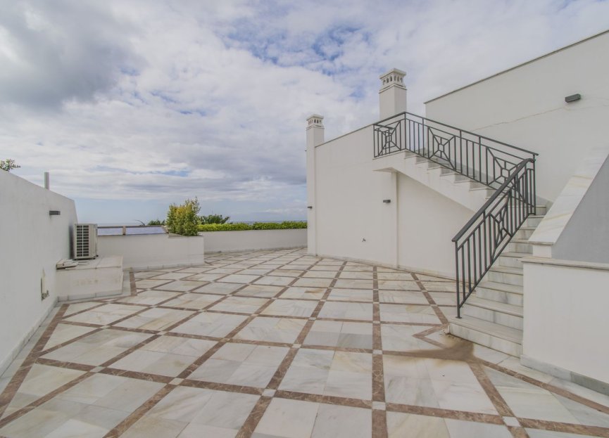 Resale - Apartment - Penthouse - Estepona - Estepona Centro