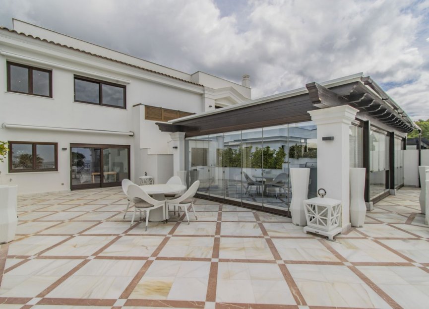 Resale - Apartment - Penthouse - Estepona - Estepona Centro