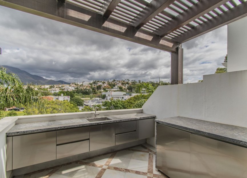 Resale - Apartment - Penthouse - Estepona - Estepona Centro