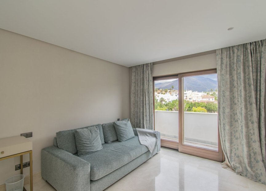 Resale - Apartment - Penthouse - Estepona - Estepona Centro