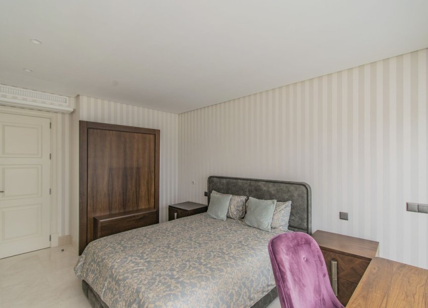 Resale - Apartment - Penthouse - Estepona - Estepona Centro