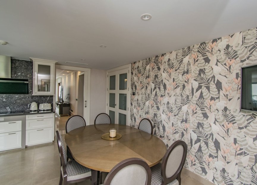 Resale - Apartment - Penthouse - Estepona - Estepona Centro