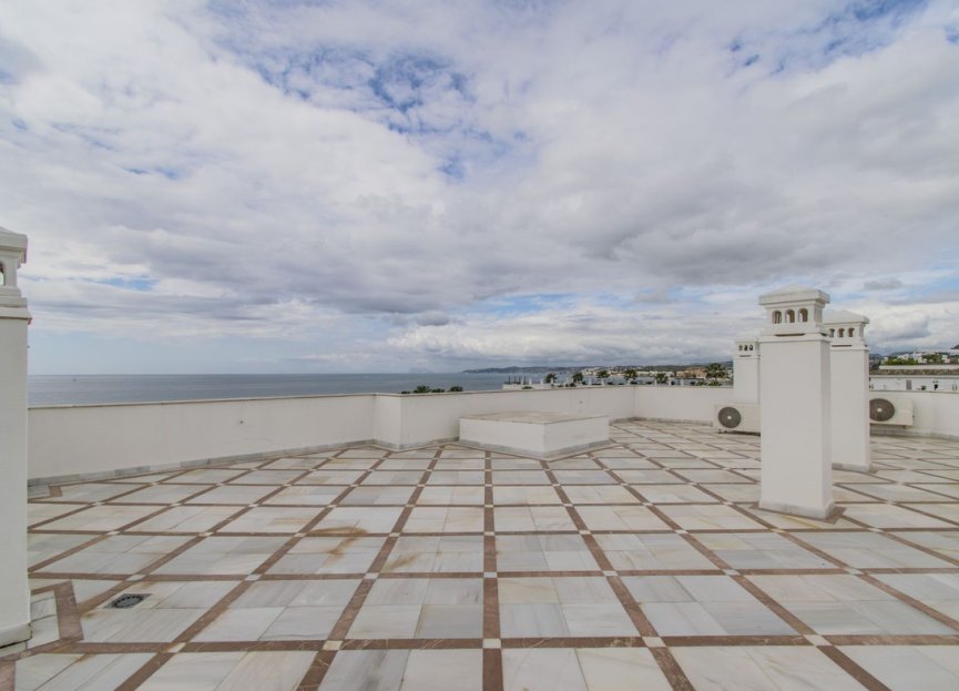 Resale - Apartment - Penthouse - Estepona - Estepona Centro