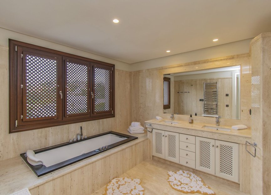 Resale - Apartment - Penthouse - Estepona - Estepona Centro