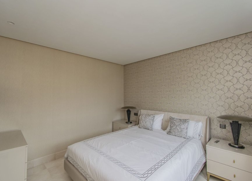 Resale - Apartment - Penthouse - Estepona - Estepona Centro