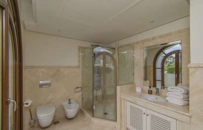 Resale - Apartment - Penthouse - Estepona - Estepona Centro