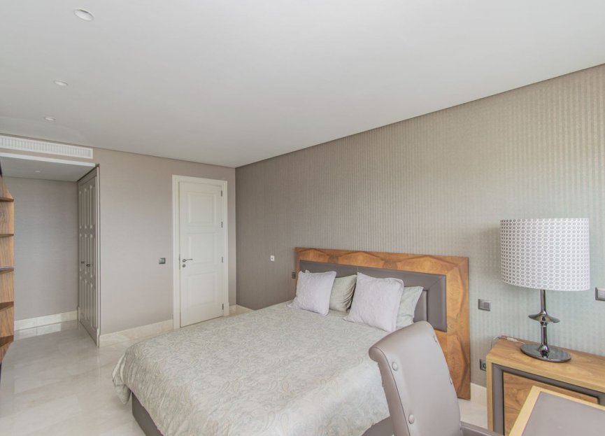 Resale - Apartment - Penthouse - Estepona - Estepona Centro