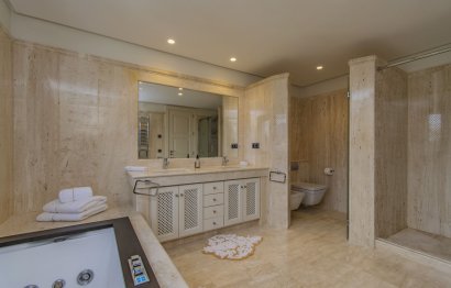 Resale - Apartment - Penthouse - Estepona - Estepona Centro