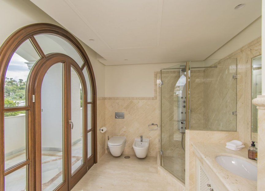 Resale - Apartment - Penthouse - Estepona - Estepona Centro