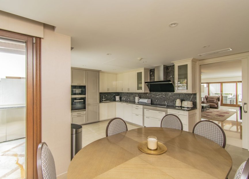 Resale - Apartment - Penthouse - Estepona - Estepona Centro