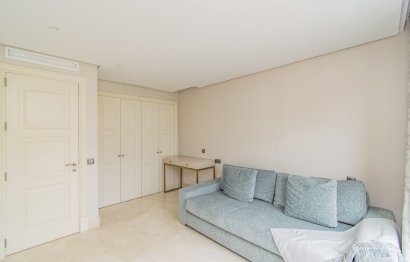 Resale - Apartment - Penthouse - Estepona - Estepona Centro