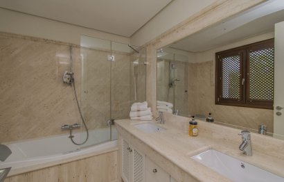 Resale - Apartment - Penthouse - Estepona - Estepona Centro