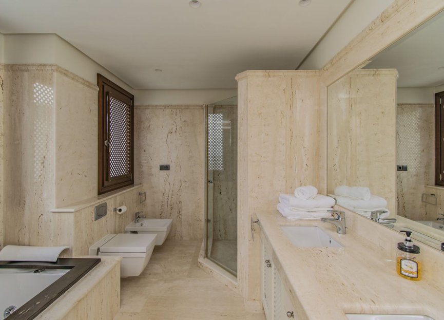 Resale - Apartment - Penthouse - Estepona - Estepona Centro