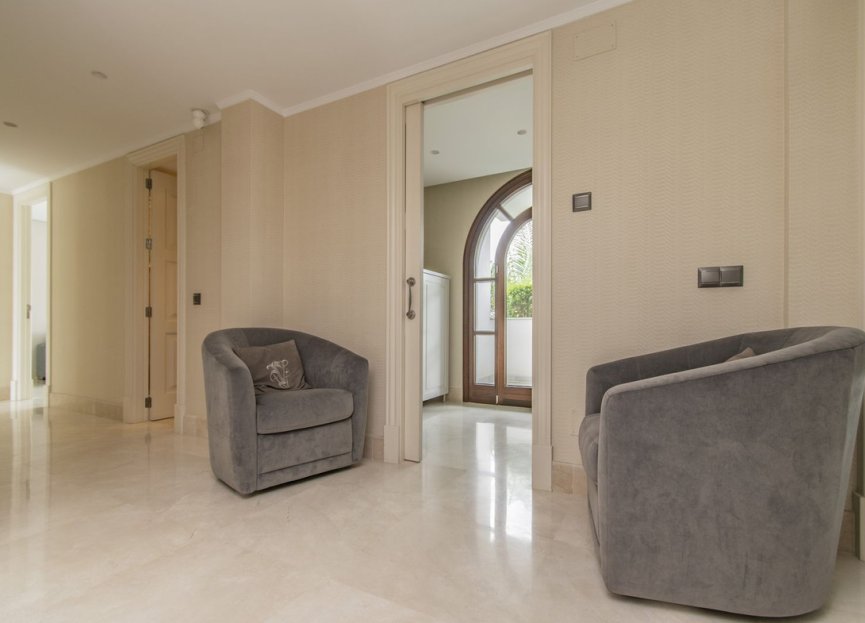 Resale - Apartment - Penthouse - Estepona - Estepona Centro