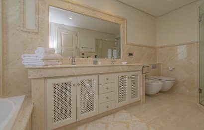 Resale - Apartment - Penthouse - Estepona - Estepona Centro