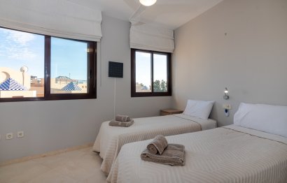 Resale - Apartment - Penthouse - Estepona - Costalita