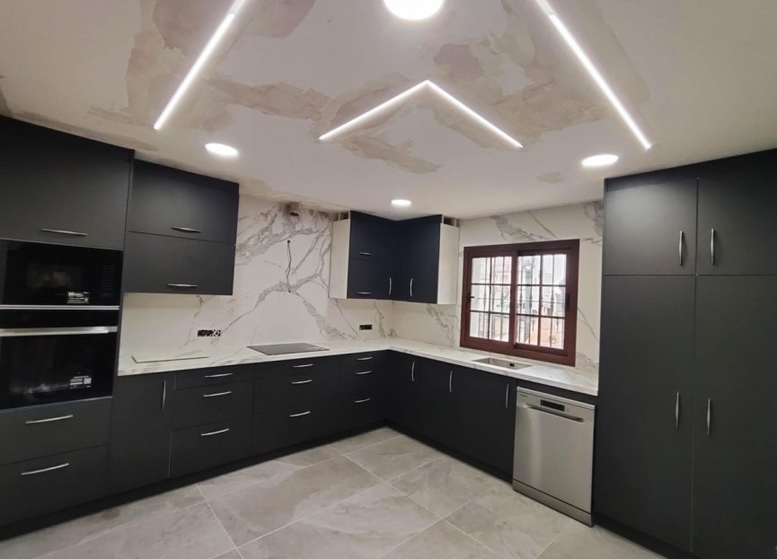 Resale - House - Townhouse - Estepona - Cancelada