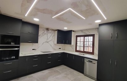 Resale - House - Townhouse - Estepona - Cancelada