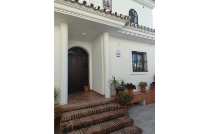 Resale - House - Townhouse - Estepona - Cancelada