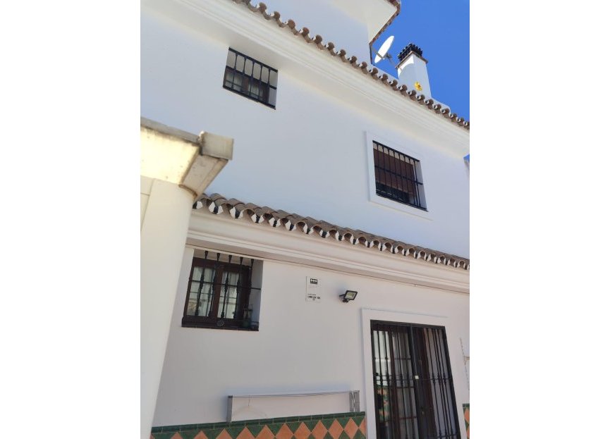Resale - House - Townhouse - Estepona - Cancelada