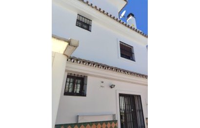 Resale - House - Townhouse - Estepona - Cancelada
