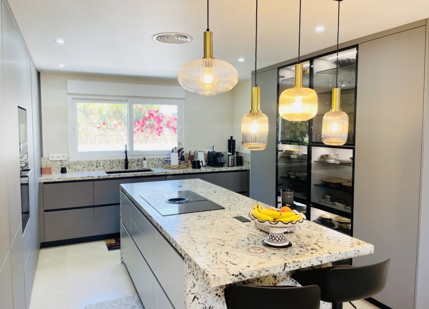 Reventa - House - Detached Villa - Marbella - Nagüeles