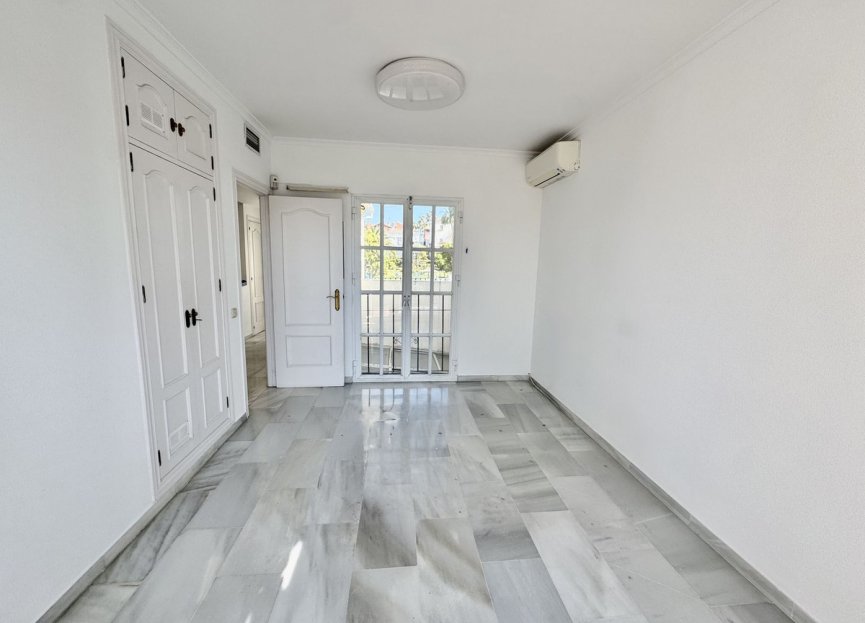 Reventa - House - Townhouse - Estepona - Estepona Centro