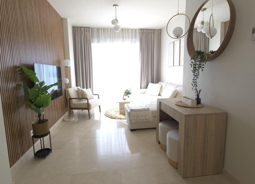 Resale - Apartment - Middle Floor Apartment - Estepona - Valle Romano