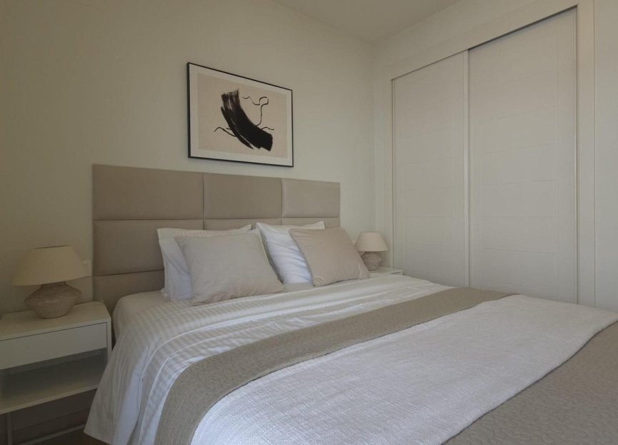 Resale - Apartment - Middle Floor Apartment - Estepona - Valle Romano