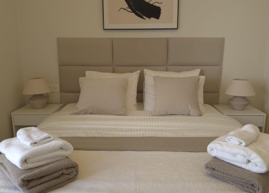 Resale - Apartment - Middle Floor Apartment - Estepona - Valle Romano