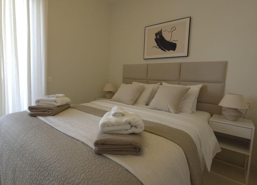 Resale - Apartment - Middle Floor Apartment - Estepona - Valle Romano