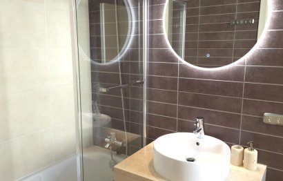 Resale - Apartment - Middle Floor Apartment - Estepona - Valle Romano