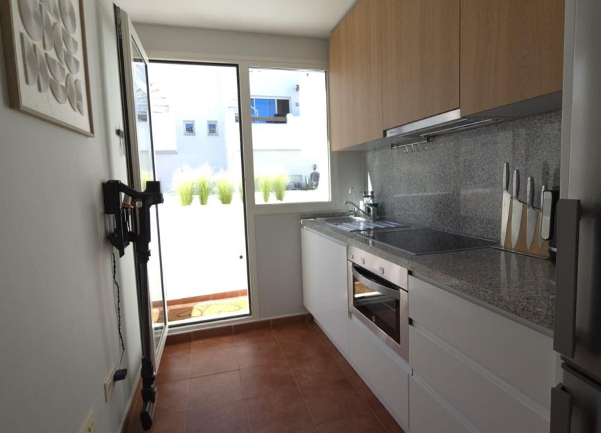 Resale - Apartment - Middle Floor Apartment - Estepona - Valle Romano
