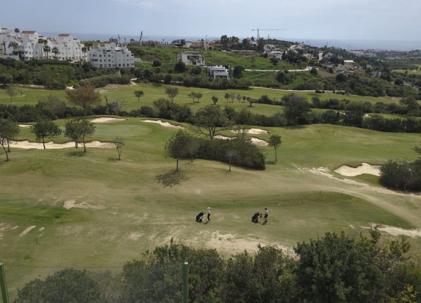 Resale - Apartment - Middle Floor Apartment - Estepona - Valle Romano