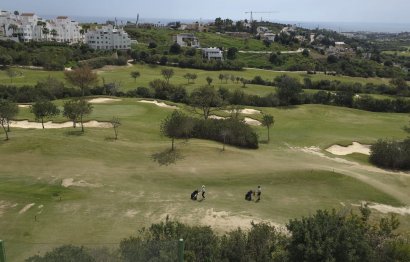 Resale - Apartment - Middle Floor Apartment - Estepona - Valle Romano