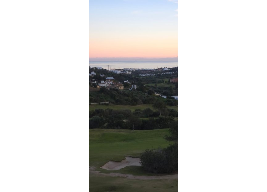 Resale - Apartment - Middle Floor Apartment - Estepona - Valle Romano