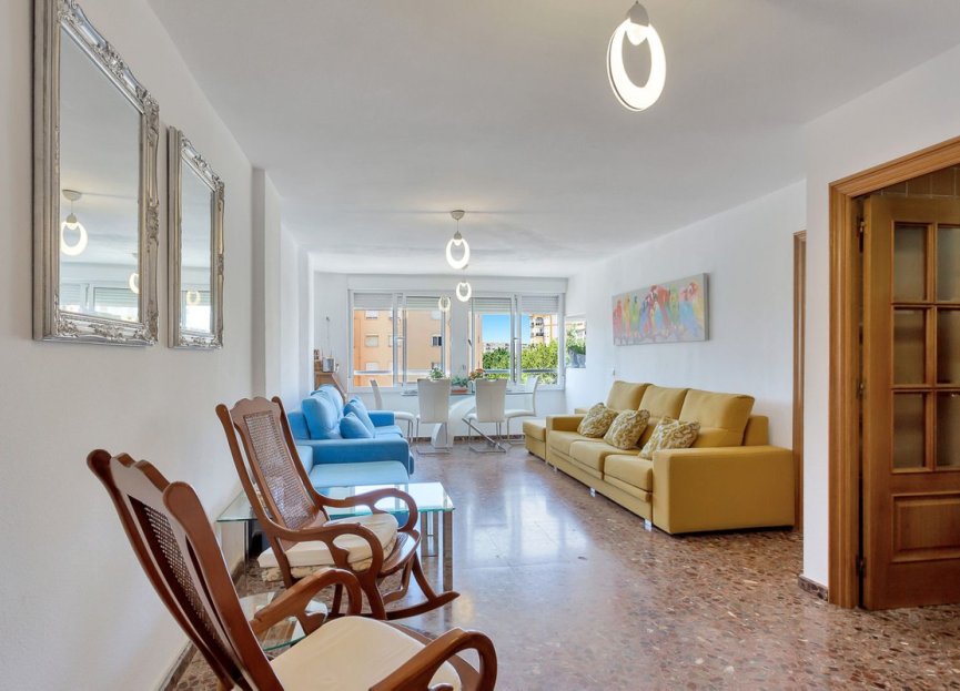 Resale - Apartment - Middle Floor Apartment - Fuengirola - Los Boliches