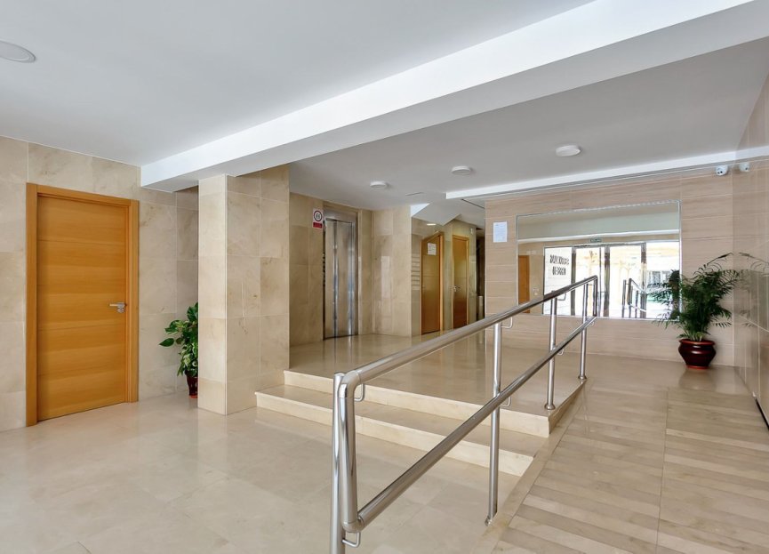 Resale - Apartment - Middle Floor Apartment - Fuengirola - Los Boliches