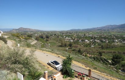 Resale - House - Detached Villa - Alhaurín el Grande - Alhaurín el Grande Centro