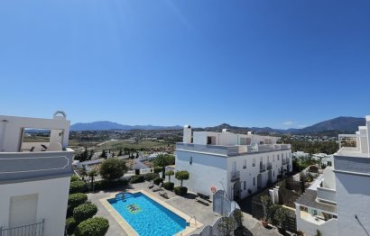 Resale - House - Semi-Detached House - Estepona - Atalaya