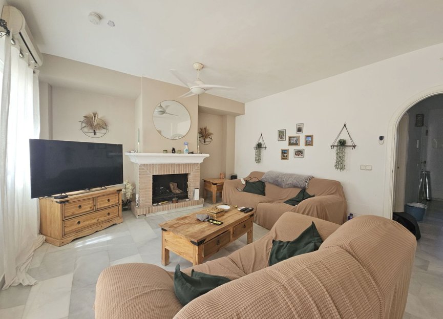 Resale - House - Semi-Detached House - Estepona - Atalaya