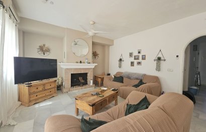 Resale - House - Semi-Detached House - Estepona - Atalaya