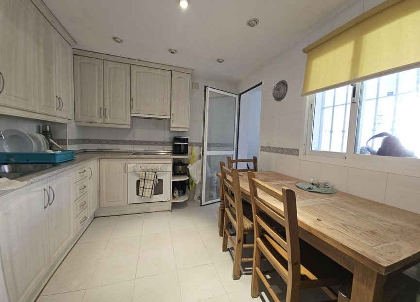 Resale - House - Semi-Detached House - Estepona - Atalaya